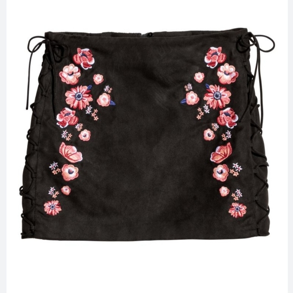 H&M Faux Suede Floral Mini Skirt Size 8 - Picture 1 of 6